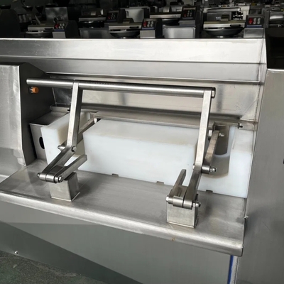 Industriële automatische 3D bevroren vlees Dicer 500kg 3kw Low Noise Design voor stabiel snijden