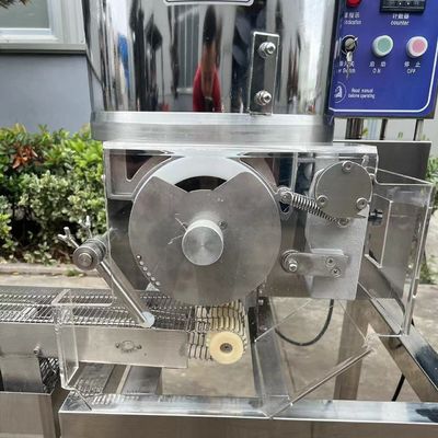 Automatische commerciële rundvlees varkensvlees kip vlees taart maker Burger Patty Nuggets persmachine