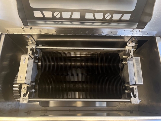 Machine voor het snijden van vlees voor bevroren lamsvlees en rundvlees met een capaciteit van 500 kg