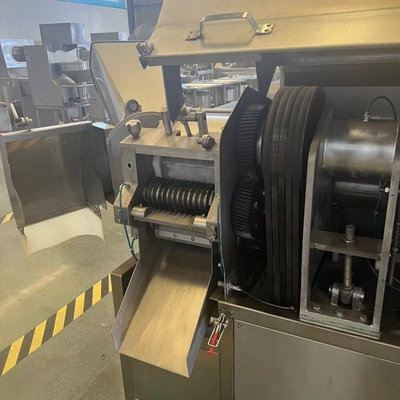 Gepersonaliseerde 3 kW industriële bevroren vleesstrips snijmachine voor uniforme vleesverwerking
