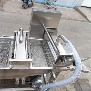 Automatische vissenbakker en broodmachine voor thermische verwerking in de voedingsmiddelenindustrie