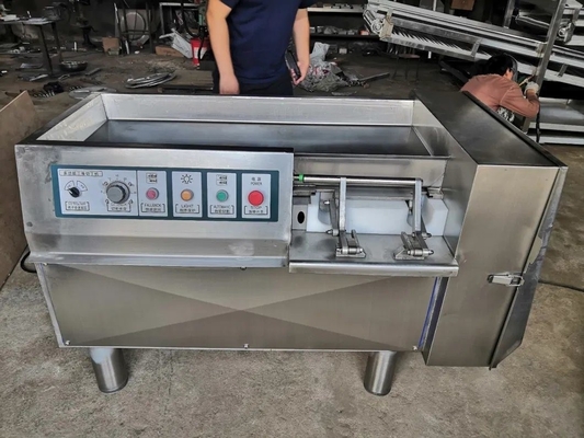 Warmteverwerking Industrieel Elektrisch Automatisch Commercieel Kubusvlees Dicer 1480x800x980mm