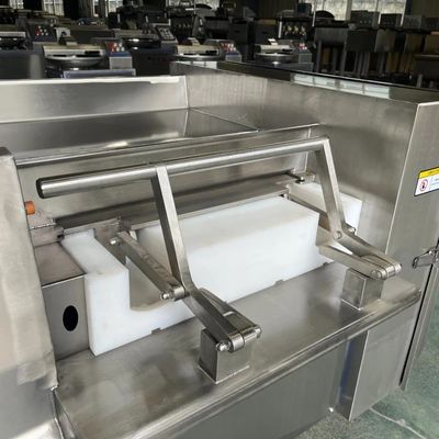 500 kg capaciteit Elektrische vleesverwerkende snijmachine 3 kW elektrische keukenapparatuur